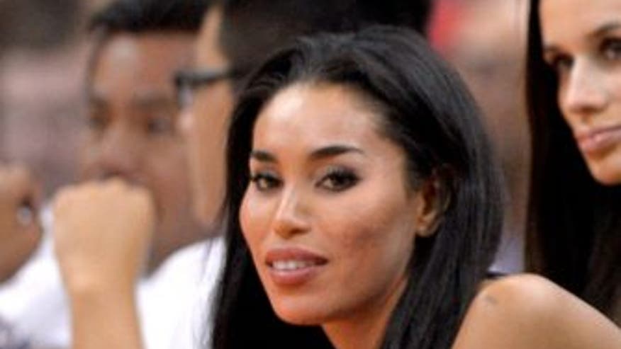 v-stiviano-attacked-punched-in-face-called-n-word-new-york-donald-sterling-